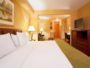 holiday inn express hotel and suites iron mountain by ihg