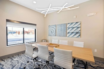 best western plus marquette hotel and suites