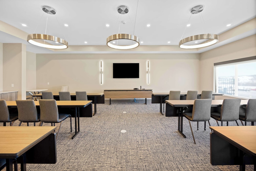 best western plus marquette hotel and suites