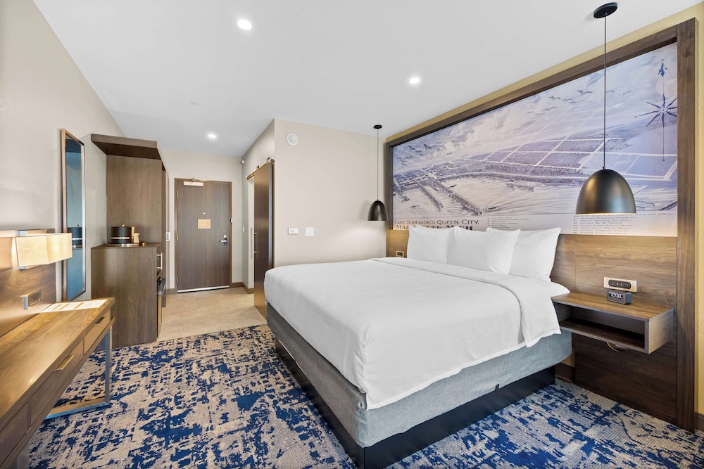 best western plus marquette hotel and suites