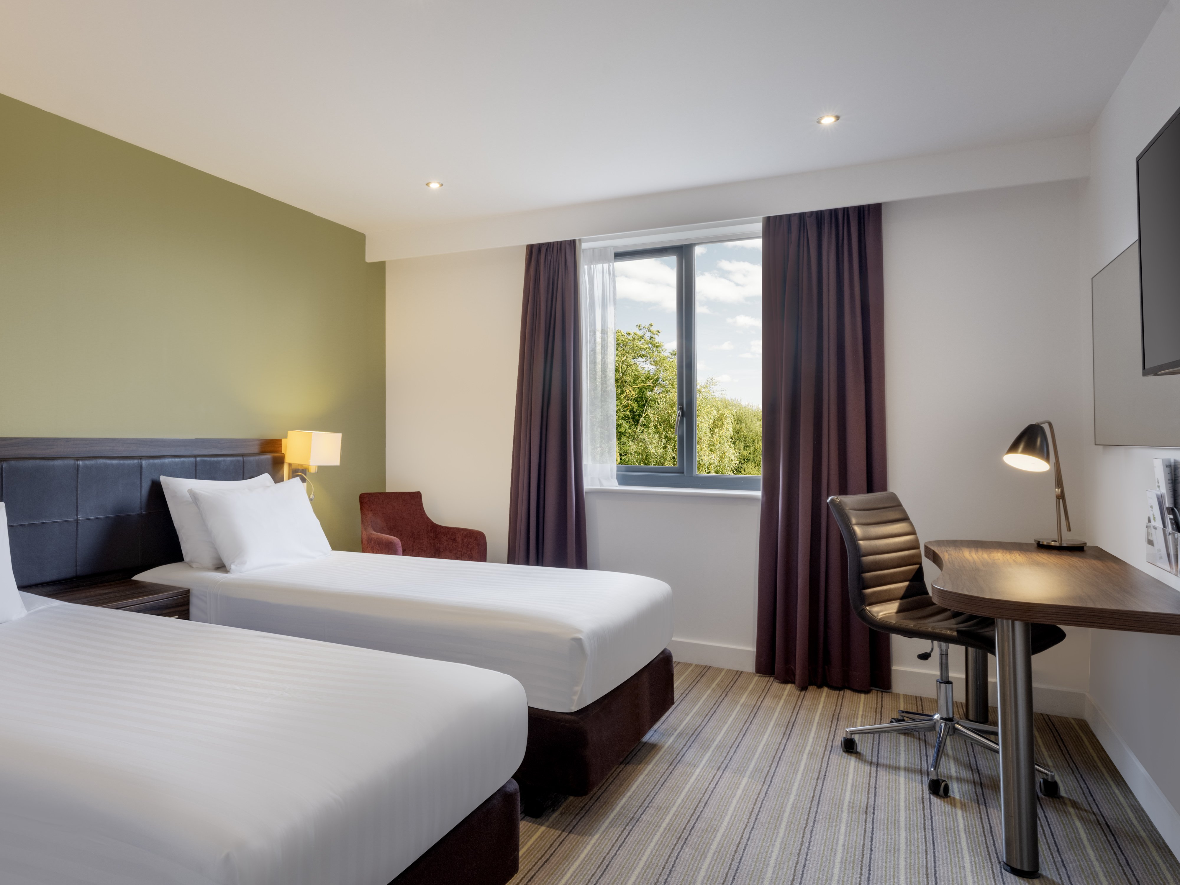 holiday inn huntingdon racecourse by ihg