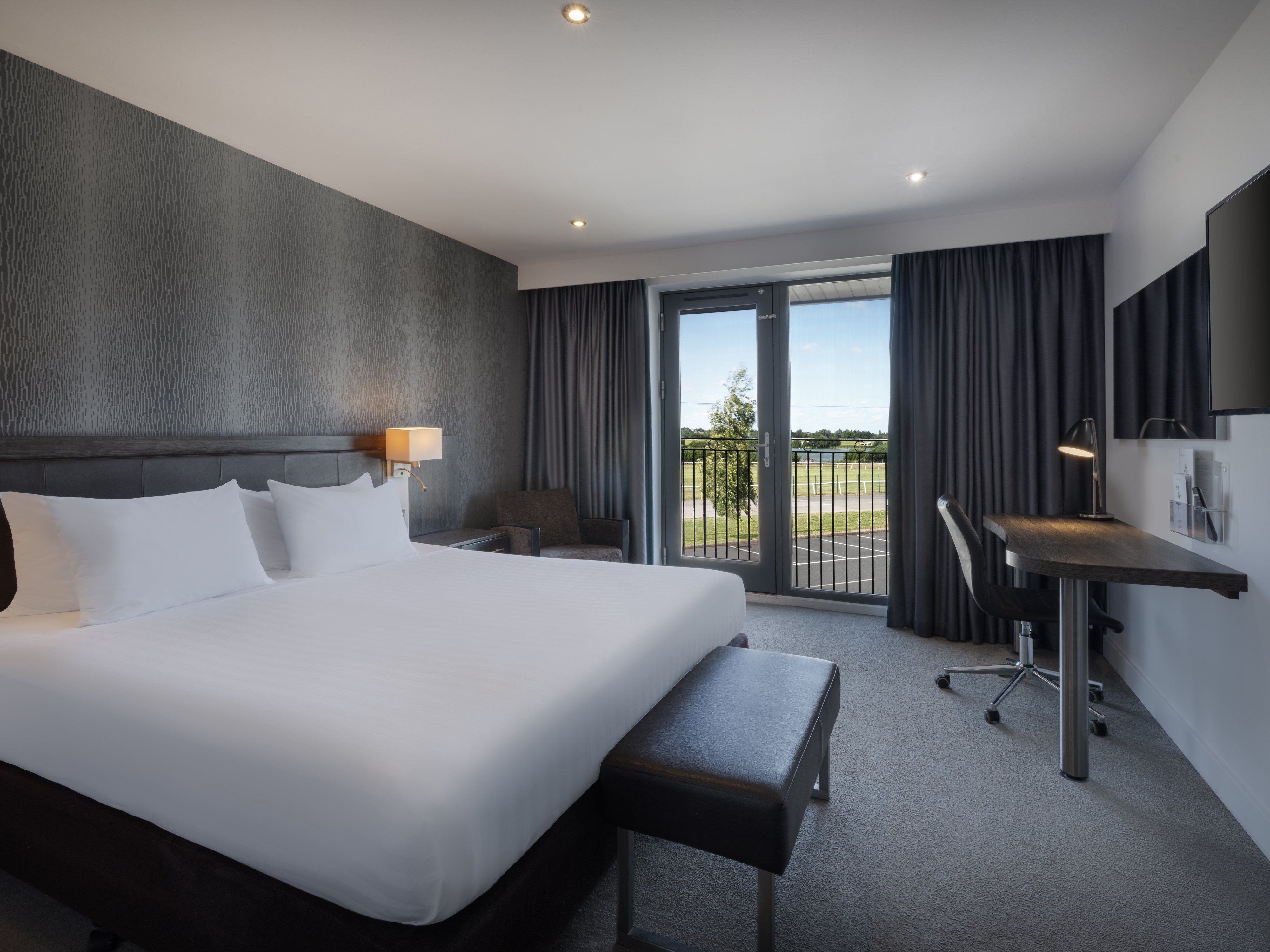 holiday inn huntingdon racecourse by ihg