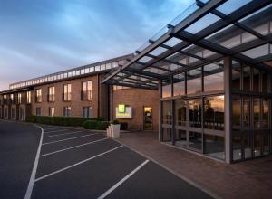 holiday inn huntingdon racecourse by ihg