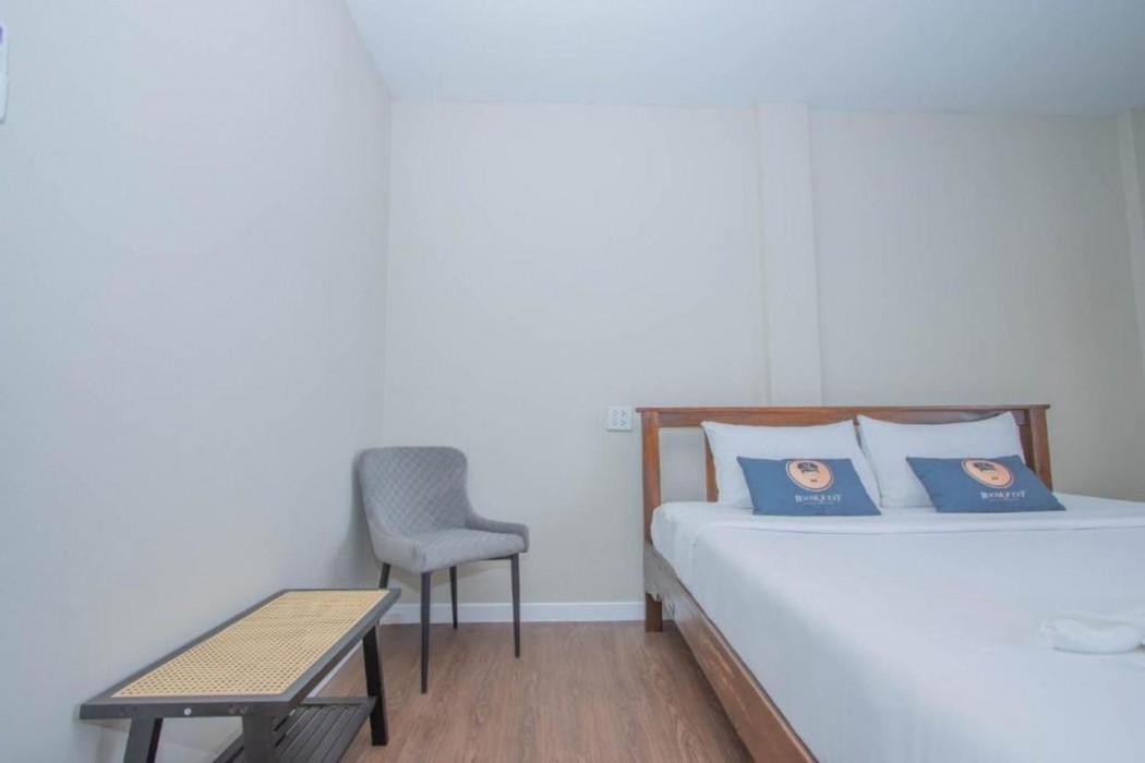 roomquest the peak patong hill