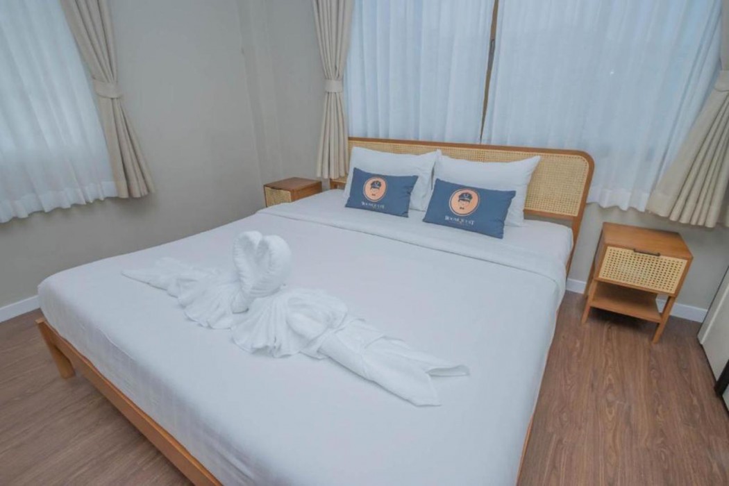 roomquest the peak patong hill