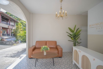 Roomquest The Peak Patong Hill,,4 star