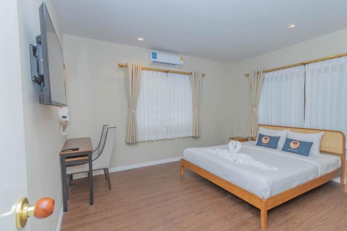 roomquest the peak patong hill