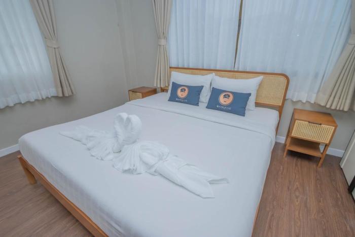 roomquest the peak patong hill