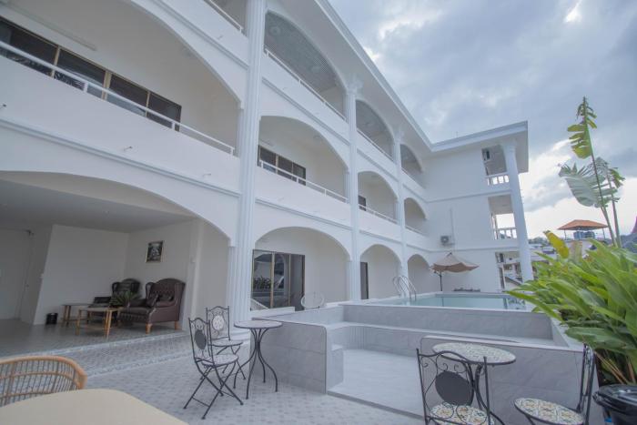 roomquest the peak patong hill