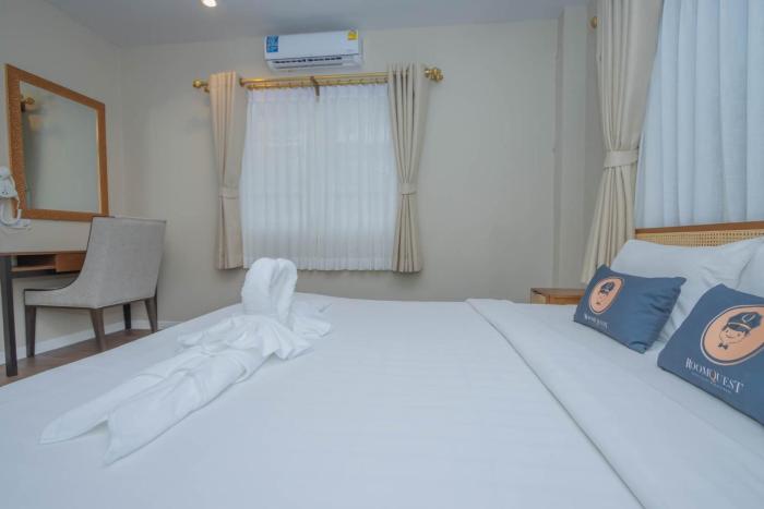 roomquest the peak patong hill