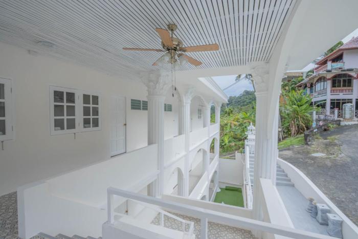 roomquest the peak patong hill