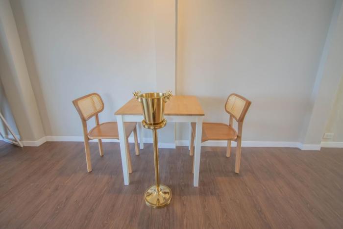 roomquest the peak patong hill