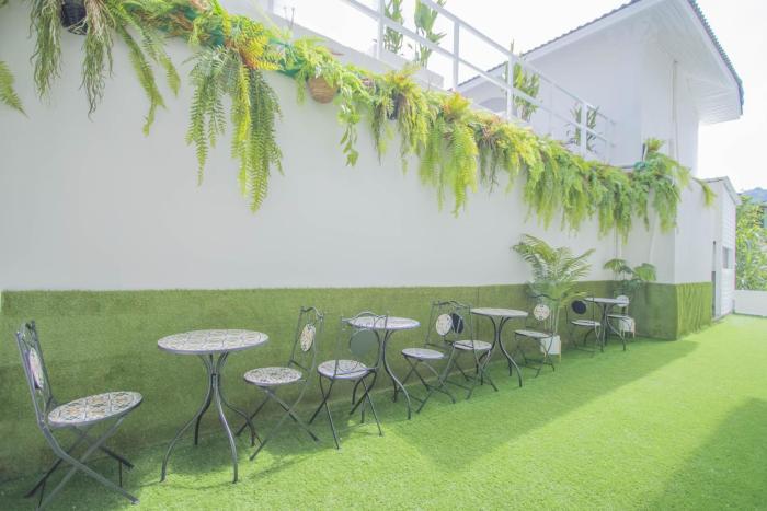 roomquest the peak patong hill