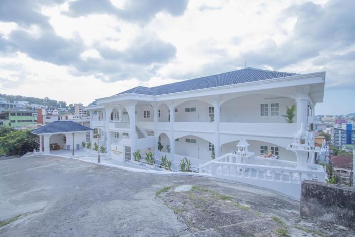 roomquest the peak patong hill