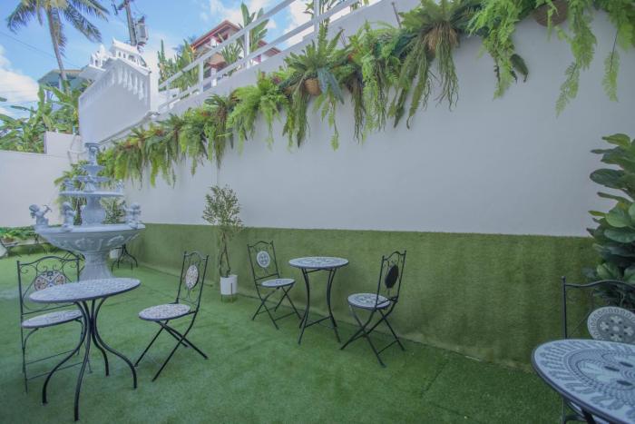 roomquest the peak patong hill