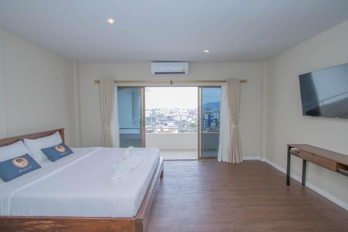 roomquest the peak patong hill