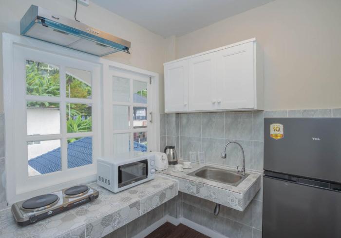 roomquest the peak patong hill