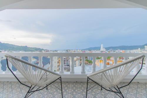 roomquest the peak patong hill
