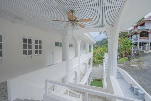 roomquest the peak patong hill