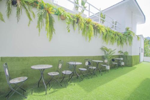 roomquest the peak patong hill