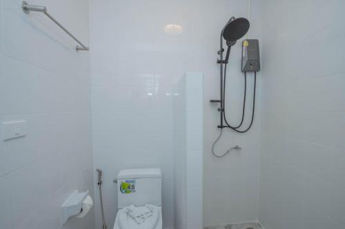 roomquest the peak patong hill