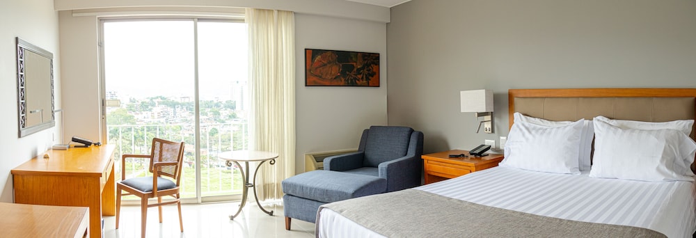 hotel estelar altamira