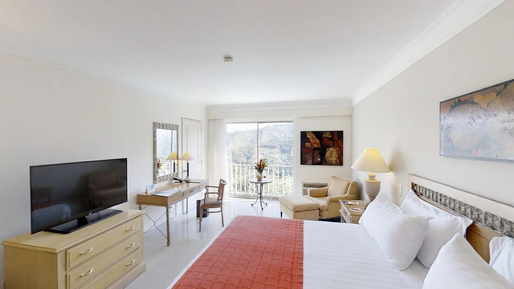 hotel estelar altamira