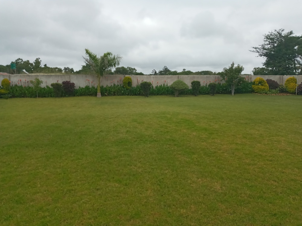 tingompela guest house