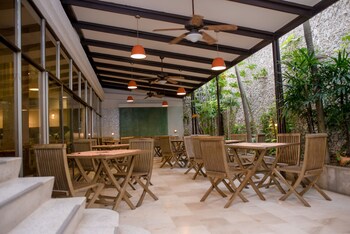 howard johnson hotel versalles barranquilla