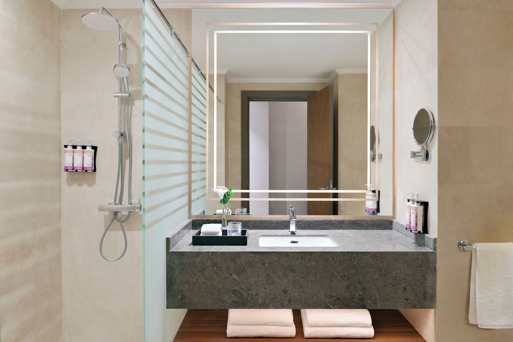 movenpick hotel waad al shamal