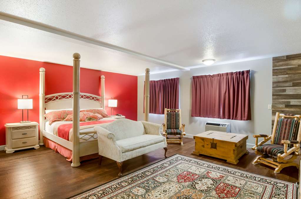 hotel fuzion inn and suites