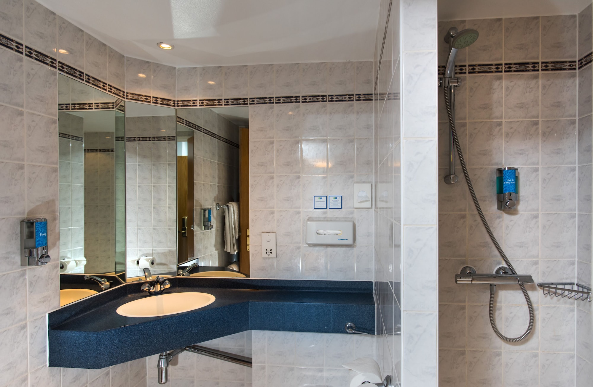 holiday inn express leeds city centre by ihg