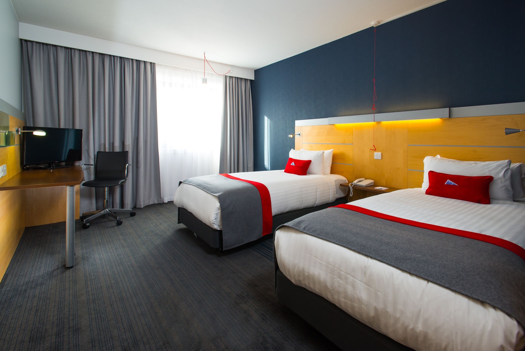 holiday inn express leeds city centre by ihg