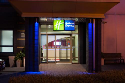 holiday inn express leeds city centre by ihg