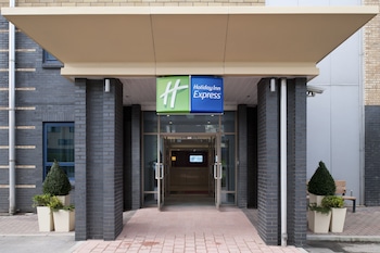 holiday inn express leeds city centre by ihg