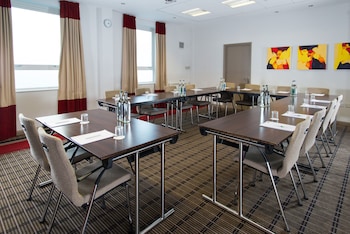 holiday inn express leeds city centre by ihg