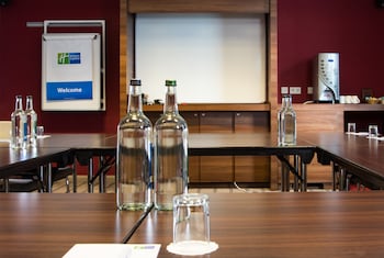 holiday inn express leeds city centre by ihg