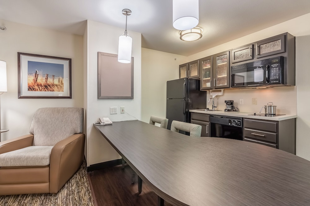 candlewood suites lincoln by ihg