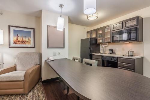 candlewood suites lincoln by ihg