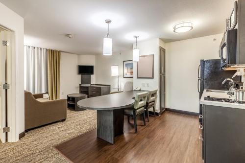 candlewood suites lincoln by ihg