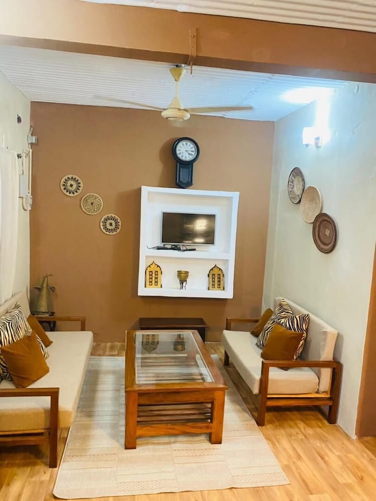 safari house
