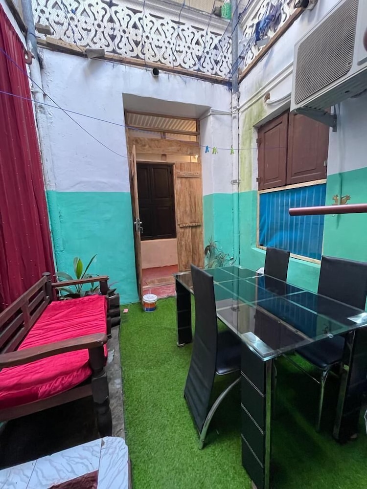 safari house