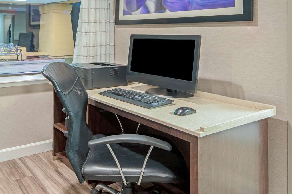 la quinta inn and suites baton rouge siegen lane