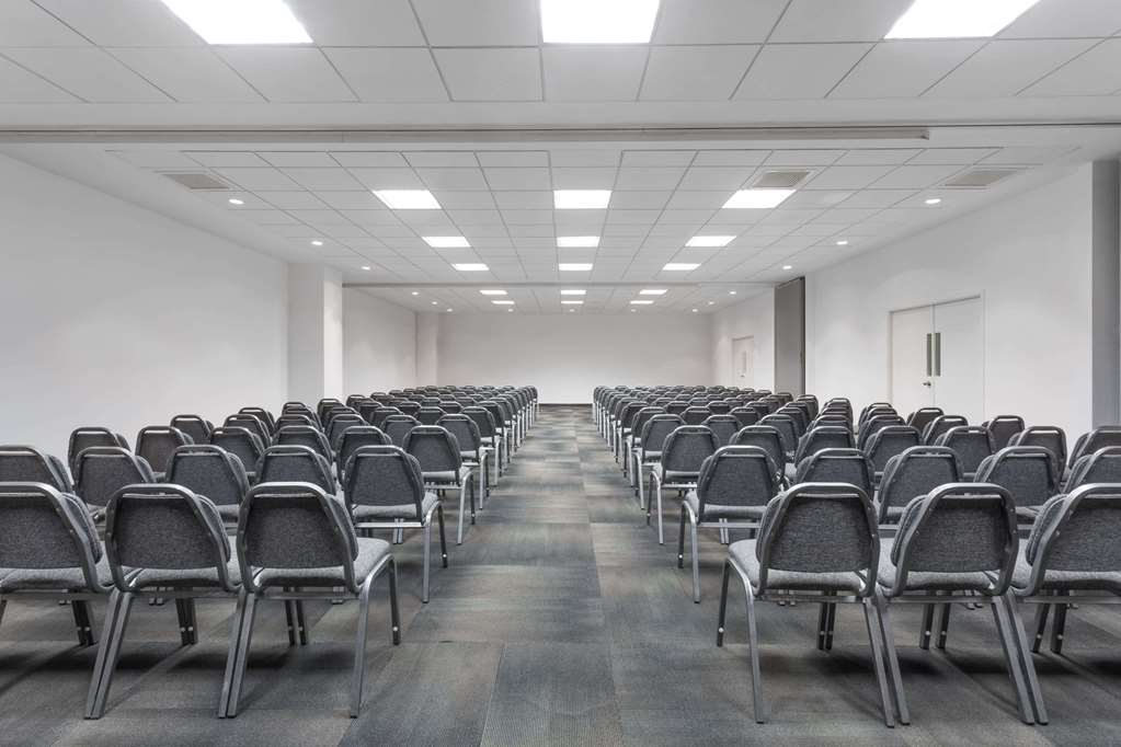 wyndham costa del sol lima airport