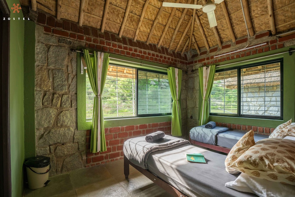 zostel hampi gangavathi