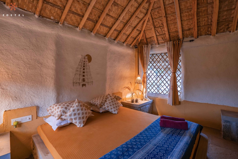 zostel hampi gangavathi