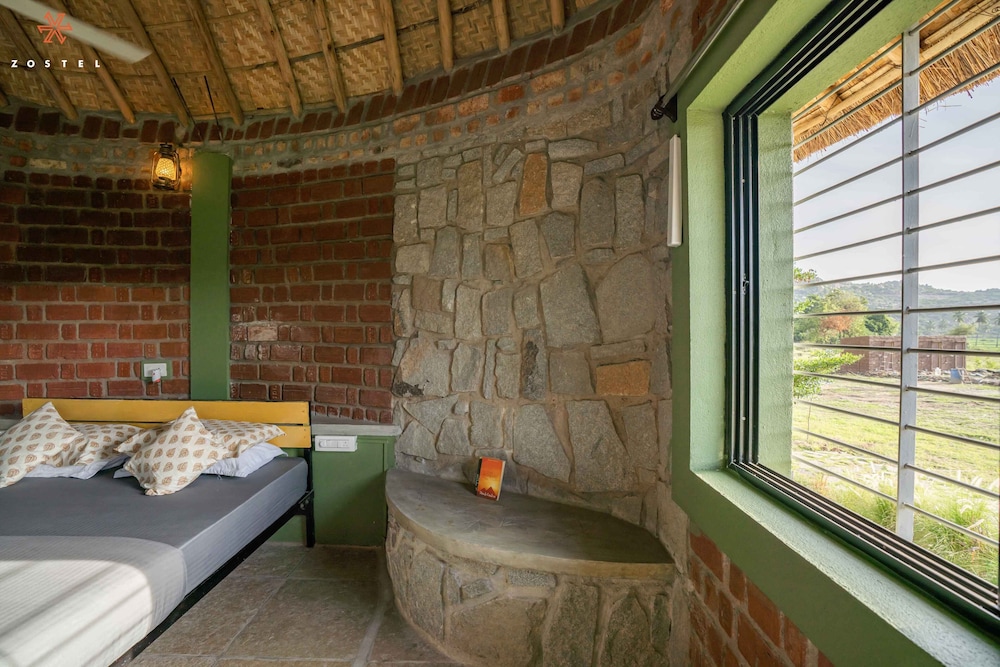 zostel hampi gangavathi