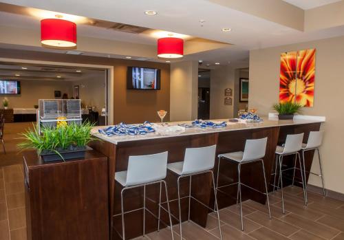 microtel inn and suites by wyndham lloydminster