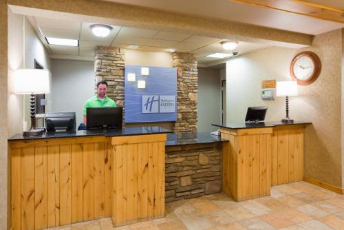 holiday inn express hotel and suites brainerd baxter by ihg