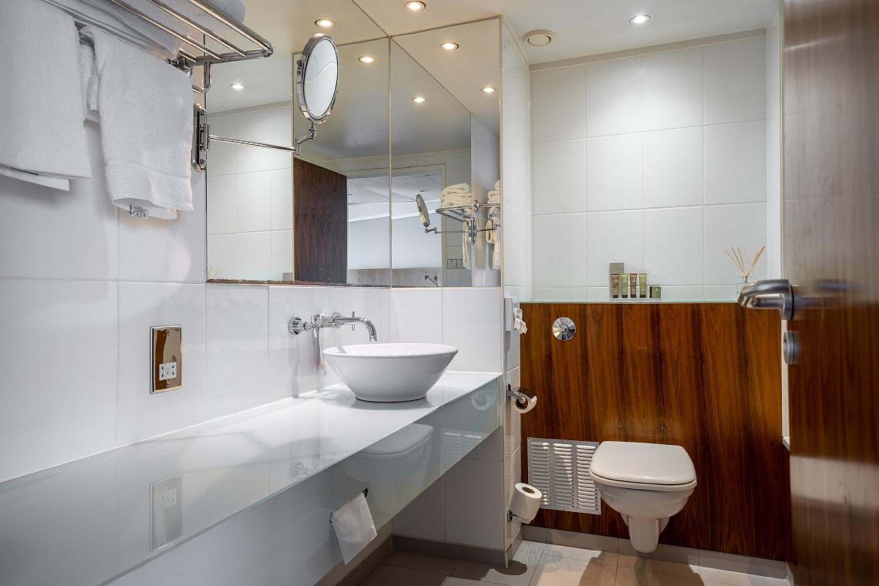 holiday inn london camden lock by ihg